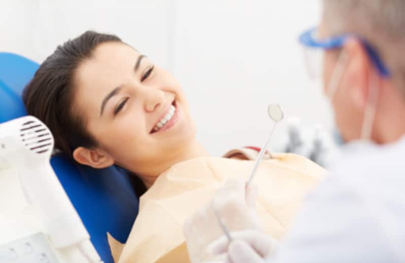 Różne typy znieczulenia u dentysty pomagają pacjentom